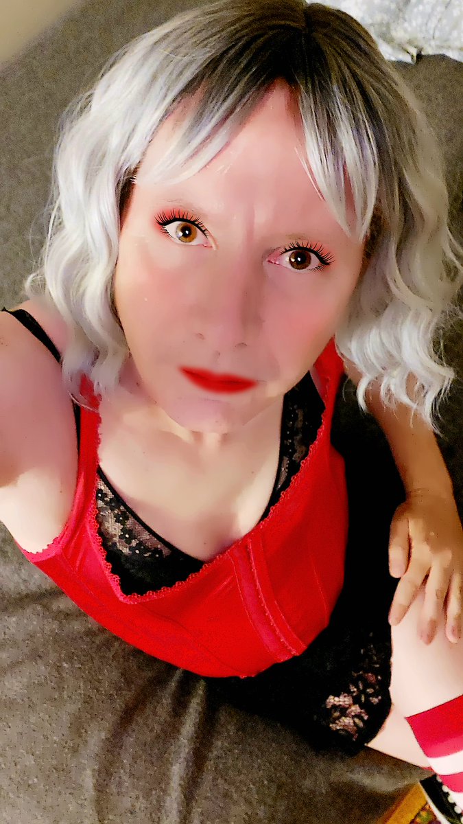 Good morning the weekend is here. It is the perfect time to wear something sexy. 💋🖤♥️

#cd #trans #tgirl #crossdressing
