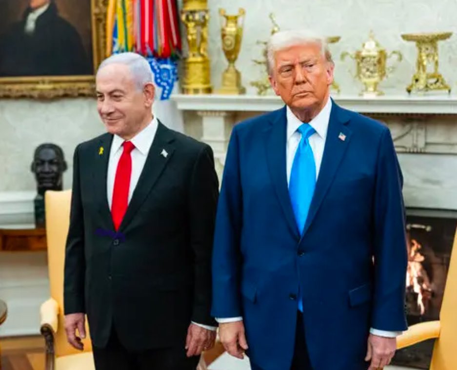 في مقابلتي على CNN أوضحت نقاط التوافق والاختلاف بين ترامب ونتنياهو بشأن غزة وإيران: كلاهما يؤيد وقف إطلاق نار (مؤقت) في الساحتين، لكن ترامب يريد تسوية نهائية قريباً في غزة ومع ايران، بينما يفضل نتنياهو استمرار الحرب. #ترامب #نتنياهو #غزة #إيران

video.snapstream.net/Play/8LbaVLaWn…