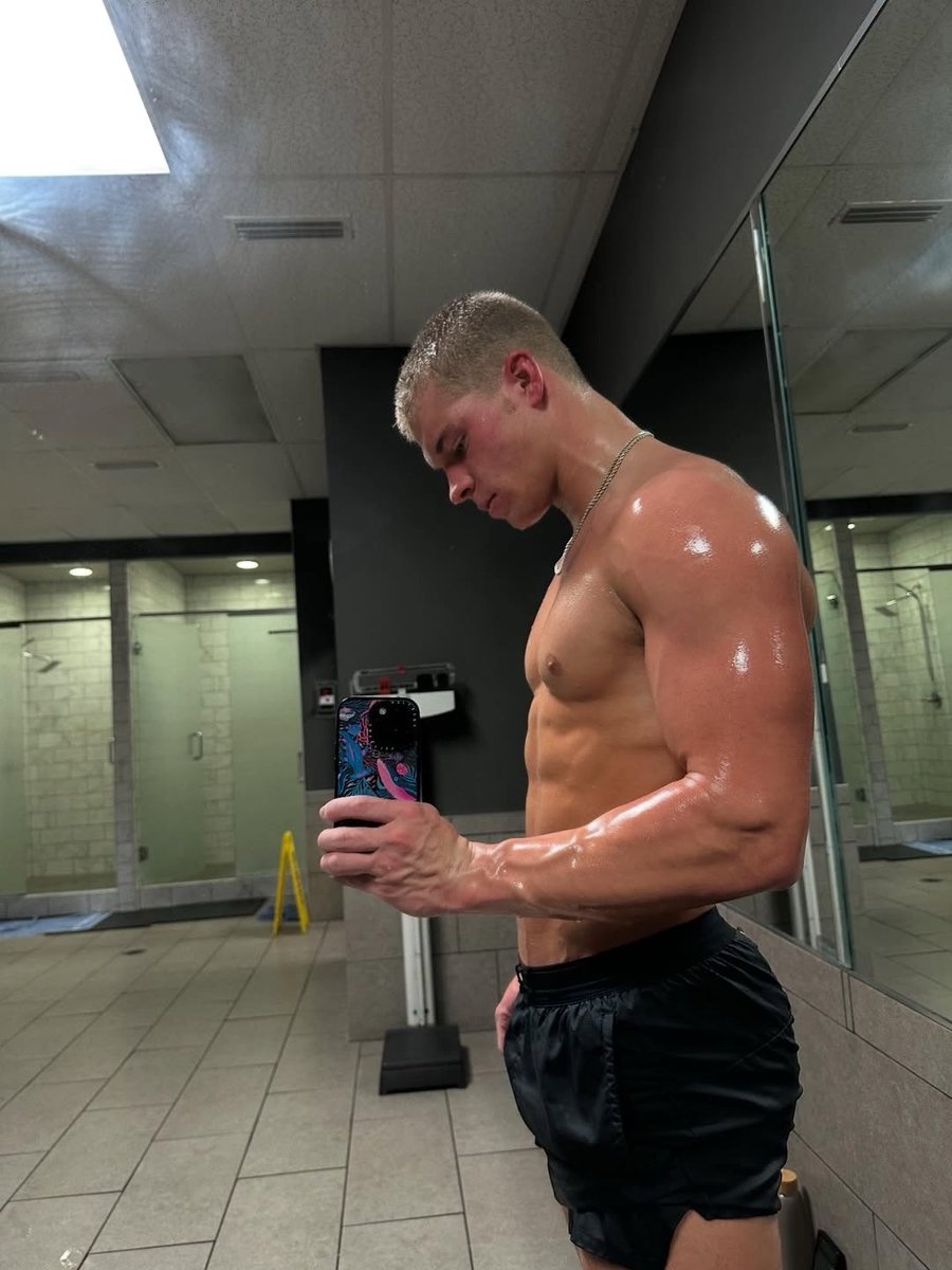 get sweaty and pumped and ready to throw down #alpha #muscle #musk #ripped #badass #fighting #dominant #brutal #horny #sex #fist #abs #wrestling #sweaty #resting #chilling #college
