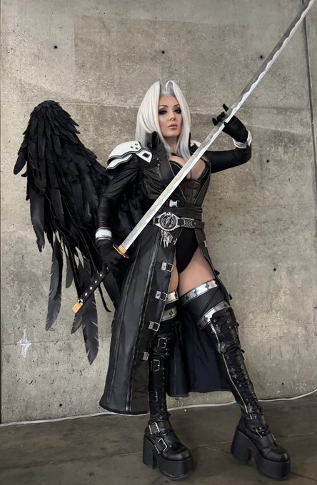 2 pic. My Sephiroth cosplay at Anime Expo ! https://t.co/dlKtxFCdGb