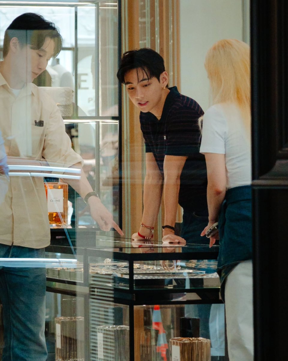 BTSV_Support_Kr's tweet image. WELCOME TO PARIS V
#TaehyunginParis 
#CelineBoyV