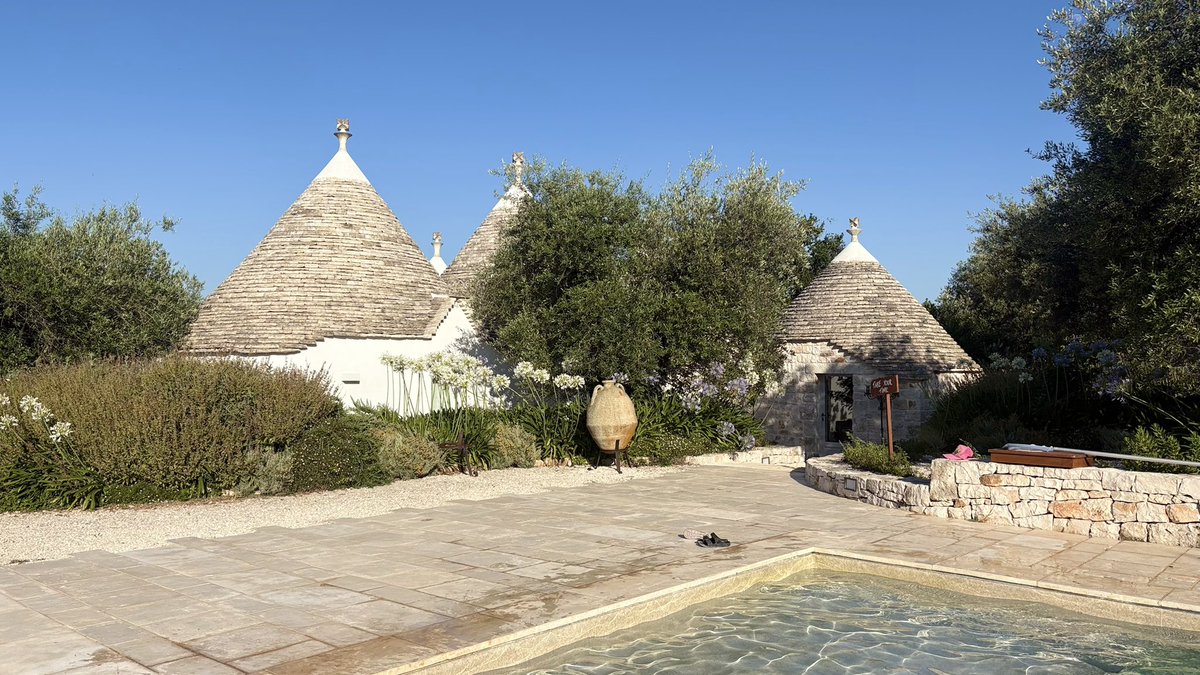 Jonny Price (@jonnycprice) on Twitter photo Listening to the cricket while swimming with my family here in Alberobello, Italy.
Perfection.
#BBCCricket #cricketporn <a href="/bbctms/">Test Match Special</a> Listening to the cricket while swimming with my family here in Alberobello, Italy.
Perfection.
#BBCCricket #cricketporn <a href="/bbctms/">Test Match Special</a>