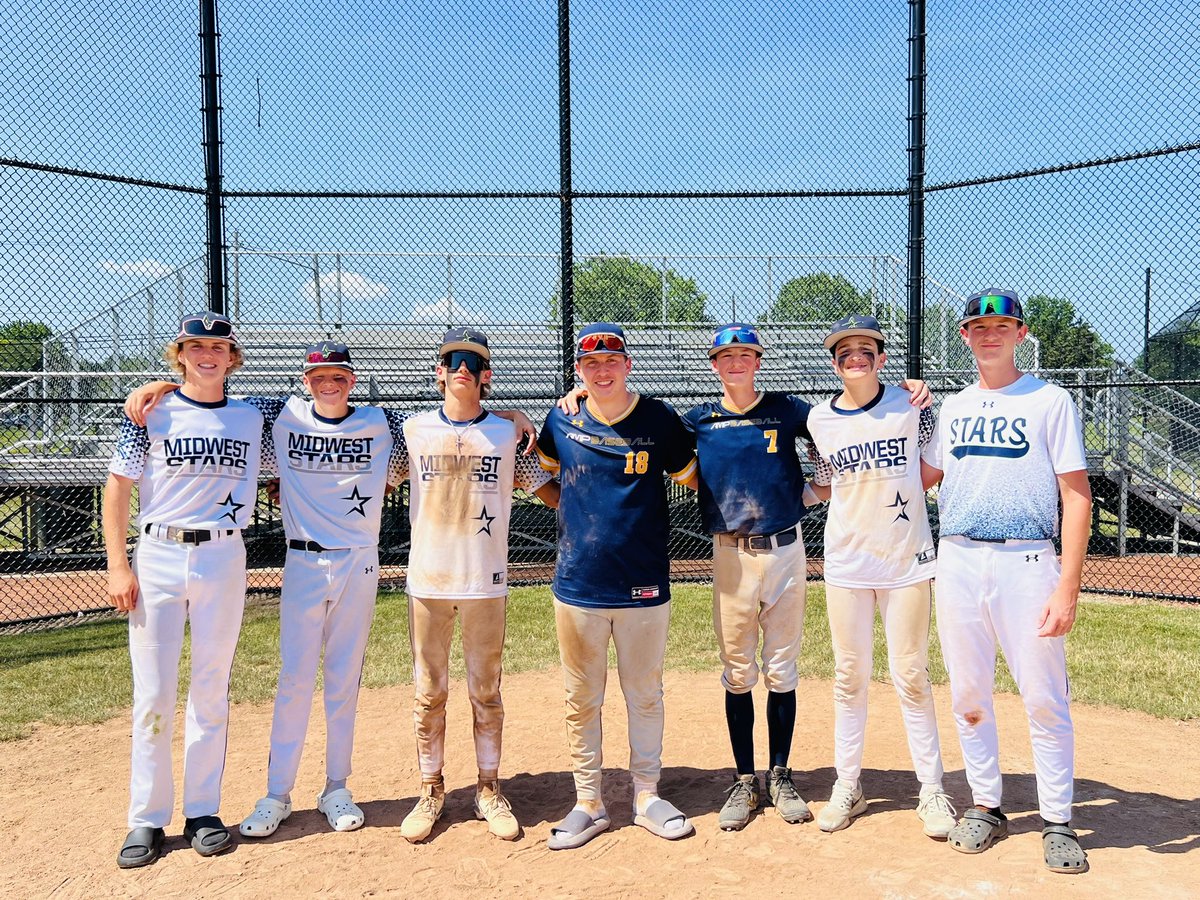 TheVanceIce's tweet image. It’s always fun to play with and against High School teammates. 

All our available AMP catchers were injured, so I stepped up to catch. I haven’t worn catchers gear since third grade!