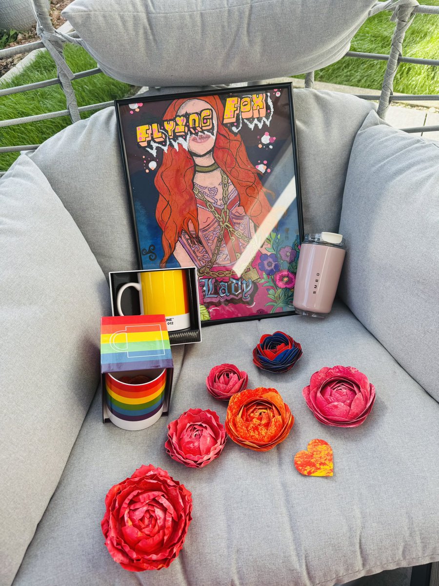 Wunderschön verwöhnt worden 🥰. Kleiner Auszug aus einem großen und liebevollen Paket 🌞