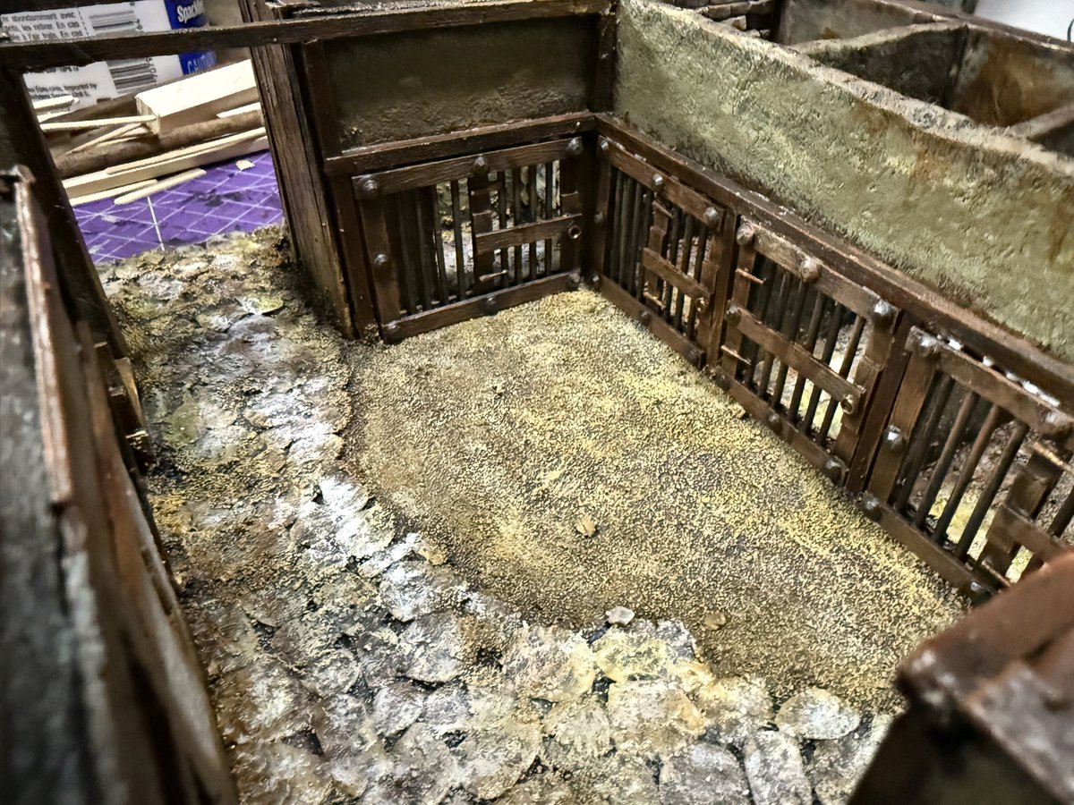 ThePlunderDen's tweet image. I have completed the Base and Prison to the Stone Fort that I am building for the Trey Parker Table. Moving on to the top half next. I really wanted to add a lot of details to these cells included scratched list of Day’s served in prison 