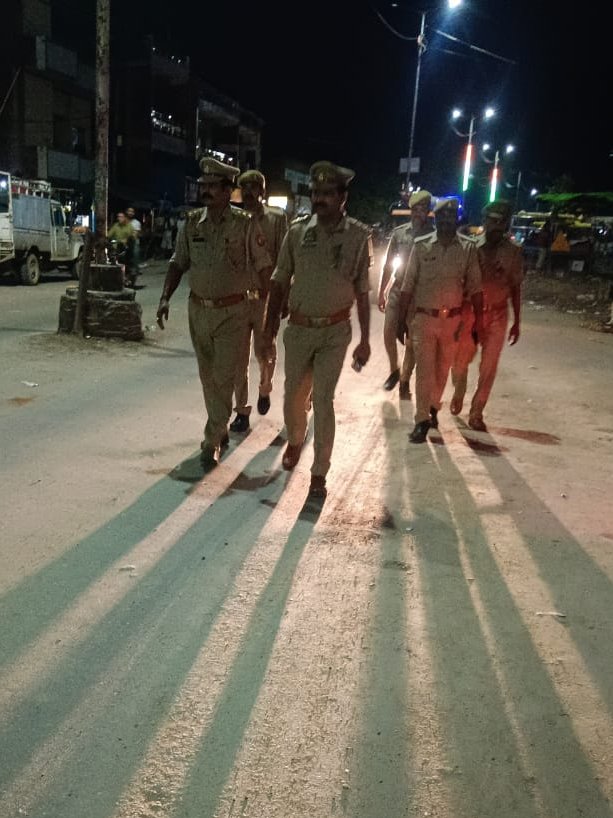 HAMIRPUR POLICE (@hamirpurpolice) on Twitter photo #_SPрд╣рдореАрд░рдкреБрд░ рдХреЗ рдирд┐рд░реНрджреЗрд╢рди рдореЗрдВ рдерд╛рдирд╛ рдХреБрд░рд╛рд░рд╛ рдкреБрд▓рд┐рд╕ рджреНрд╡рд╛рд░рд╛ рдЖрдЧрд╛рдореА рддреНрдпреЛрд╣рд╛рд░ рдореЛрд╣рд░реНрд░рдо рдХреЗ рджреГрд╖реНрдЯрд┐рдЧрдд рдЖрдордЬрди рдореЗрдВ рд╕реБрд░рдХреНрд╖рд╛ рдХрд╛ рднрд╛рд╡ рдЬрд╛рдЧреГрдд рдХрд░рдиреЗ рдХреЗ рдЙрджреНрджреЗрд╢реНрдп рд╕реЗ рдерд╛рдирд╛ рдХреНрд╖реЗрддреНрд░рдЕрдВрддрд░реНрдЧрдд рдореБрдЦреНрдп рдорд╛рд░реНрдЧ/рдмрд╛рдЬрд╛рд░,рд╕рд╛рд░реНрд╡рдЬрдирд┐рдХ/рднреАрдбрд╝рднрд╛рдбрд╝ рд╡рд╛рд▓реЗ рд╕реНрдерд╛рдиреЛрдВ рдореЗрдВ рдкреИрджрд▓ рдЧрд╕реНрдд/рднреНрд░рдордг рд╡ рд╡рд╛рд╣рдиреЛрдВ рдХреА рдЪреЗрдХрд┐рдВрдЧ рдХреА рдЧрдИ ред #UPPolice #_SPрд╣рдореАрд░рдкреБрд░ рдХреЗ рдирд┐рд░реНрджреЗрд╢рди рдореЗрдВ рдерд╛рдирд╛ рдХреБрд░рд╛рд░рд╛ рдкреБрд▓рд┐рд╕ рджреНрд╡рд╛рд░рд╛ рдЖрдЧрд╛рдореА рддреНрдпреЛрд╣рд╛рд░ рдореЛрд╣рд░реНрд░рдо рдХреЗ рджреГрд╖реНрдЯрд┐рдЧрдд рдЖрдордЬрди рдореЗрдВ рд╕реБрд░рдХреНрд╖рд╛ рдХрд╛ рднрд╛рд╡ рдЬрд╛рдЧреГрдд рдХрд░рдиреЗ рдХреЗ рдЙрджреНрджреЗрд╢реНрдп рд╕реЗ рдерд╛рдирд╛ рдХреНрд╖реЗрддреНрд░рдЕрдВрддрд░реНрдЧрдд рдореБрдЦреНрдп рдорд╛рд░реНрдЧ/рдмрд╛рдЬрд╛рд░,рд╕рд╛рд░реНрд╡рдЬрдирд┐рдХ/рднреАрдбрд╝рднрд╛рдбрд╝ рд╡рд╛рд▓реЗ рд╕реНрдерд╛рдиреЛрдВ рдореЗрдВ рдкреИрджрд▓ рдЧрд╕реНрдд/рднреНрд░рдордг рд╡ рд╡рд╛рд╣рдиреЛрдВ рдХреА рдЪреЗрдХрд┐рдВрдЧ рдХреА рдЧрдИ ред #UPPolice