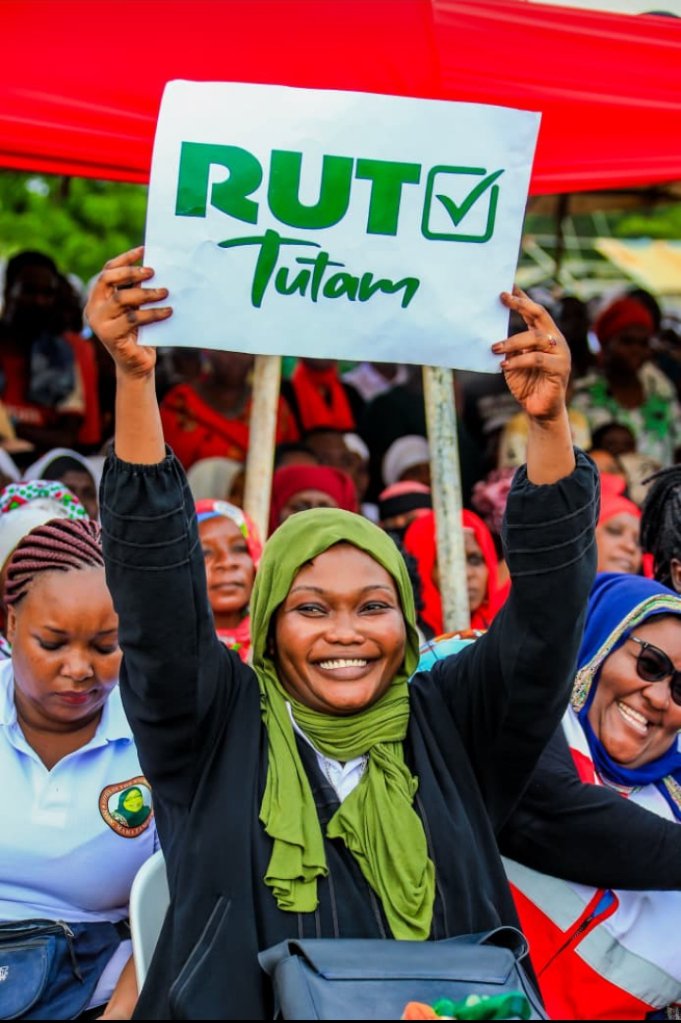 Certain award winning photographer once told me in 2007: "Jatelo, a good photo doesn't require caption to communicate... action photos speak."

Years later I've just recalled his short tutorial.