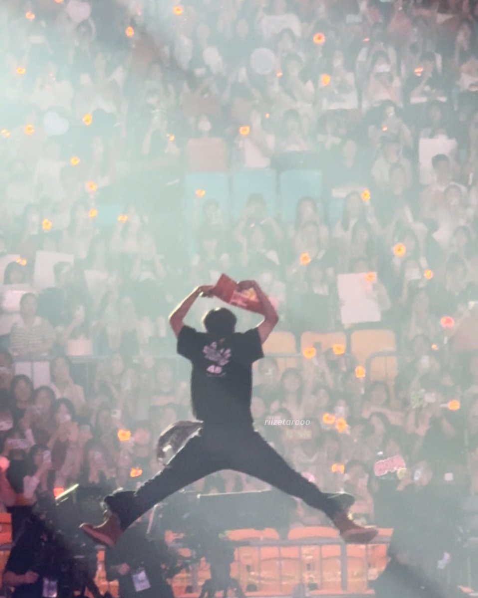 이거 보면 볼수록 좋음 사진하나로 오사키쇼타로 설명가능
처눈물날거같아 ..........