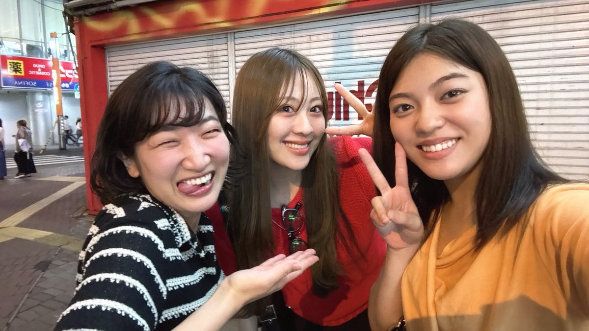 サラさんが出演している
iaku『はぐらかしたり、もてなしたり』

愛ちゃんと梨伊雅くんの初々しさが
たまらなくてそれはもうどきどき♡
点と点が結ばれていく中で
登場人物それぞれの揺れ動く心情に
胸がいっぱいになりました。

前回の舞台ぶりに3人で集合できて
嬉しすぎましたネ♡