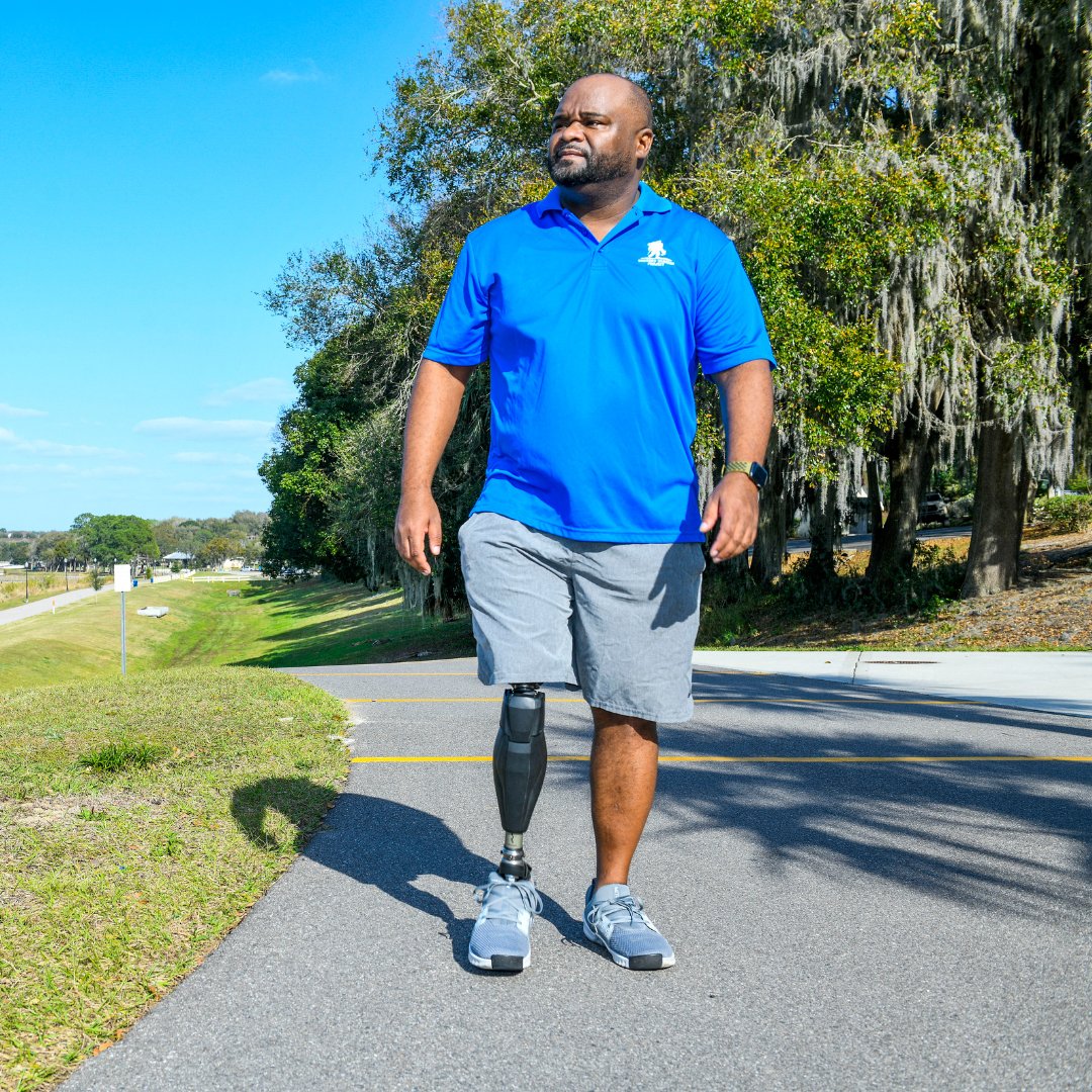 wwp's tweet image. Did you know that veterans and active-duty service members can access more than 2,000 U.S. National Parks for free? Read how spending time outdoors can help reduce stress and boost mental health: wwp.news/4niCEED