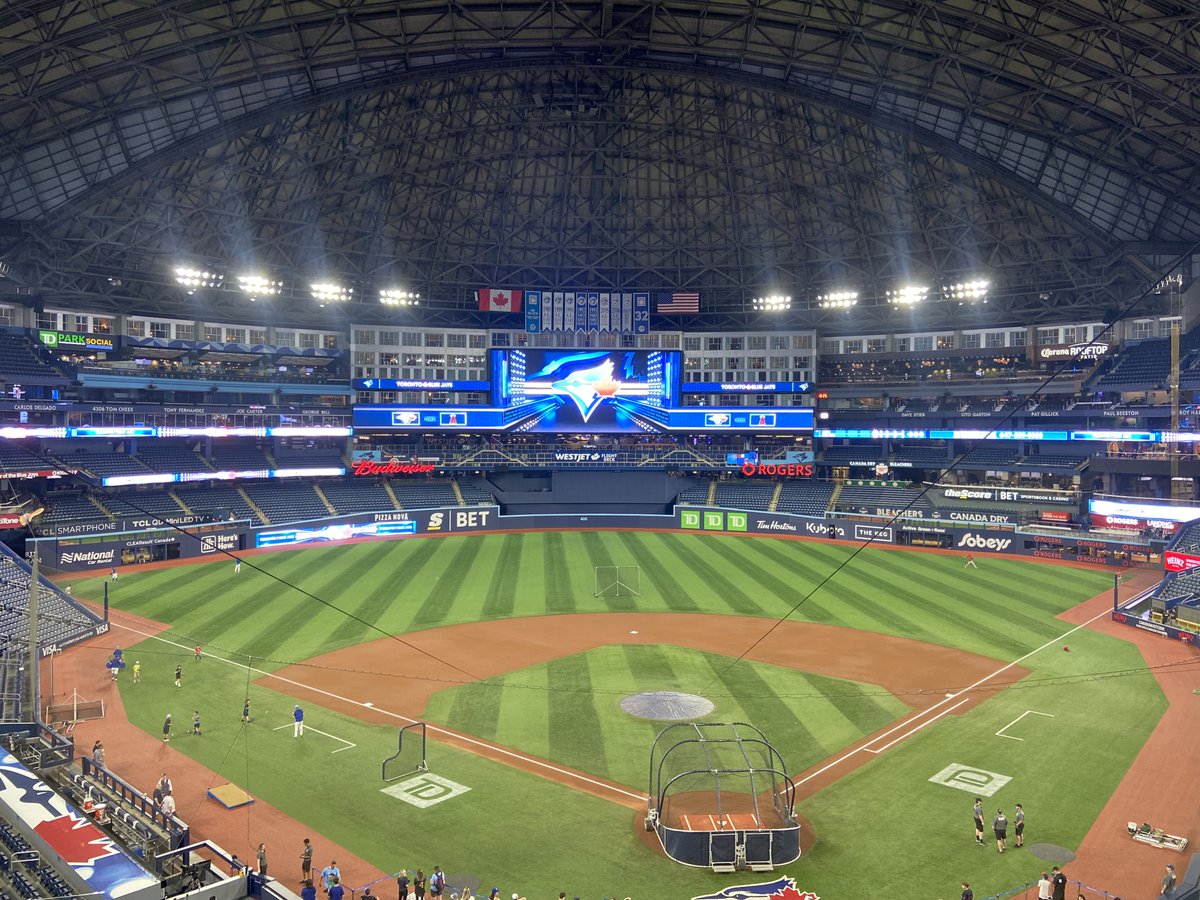 Shoaib Alli (@snsalli) on Twitter photo Good afternoon from the Rogers Centre, where the #BlueJays are looking for their seventh straight win 👀
<a href="/NickAshbourne/">Nick Ashbourne</a> et moi have the pre-game show from 2-3p, first pitch flies at 3:07p on <a href="/FAN590/">Sportsnet 590 The FAN</a> ⚾️
📻 590AM
💻 sprtsnt.ca/590listen Good afternoon from the Rogers Centre, where the #BlueJays are looking for their seventh straight win 👀
<a href="/NickAshbourne/">Nick Ashbourne</a> et moi have the pre-game show from 2-3p, first pitch flies at 3:07p on <a href="/FAN590/">Sportsnet 590 The FAN</a> ⚾️
📻 590AM
💻 sprtsnt.ca/590listen