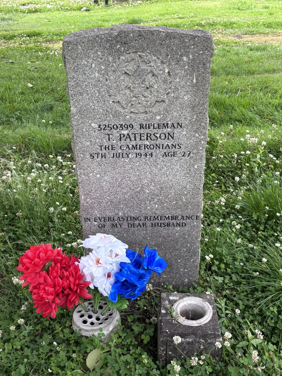 Thank you as always to <a href="/govanrearZ/">Wishyouwerehere#56</a>, <a href="/GrandadWolf64/">GrandadWolf 🎗️🧡🖤🐺</a>, <a href="/Eastwood1A1/">ALAN EASTWOOD OBE.</a>, <a href="/markweb73/">Mark 🏴󠁧󠁢󠁥󠁮󠁧󠁿🇬🇧 also known as Accyhammer🎗</a>, 
<a href="/JanetWhittake19/">Janet Whittaker</a>, <a href="/walksmimi/">ElizaW</a>, <a href="/DebrashawF/">Debra</a>, <a href="/SimonB1909/">Simon Bamford</a>, <a href="/sunnyayrshire/">Katy</a>, also to <a href="/KeyserSosse/">KeyserSosse</a> for laying the flowers, and all of our followers 🙏 
❤️🤍💙