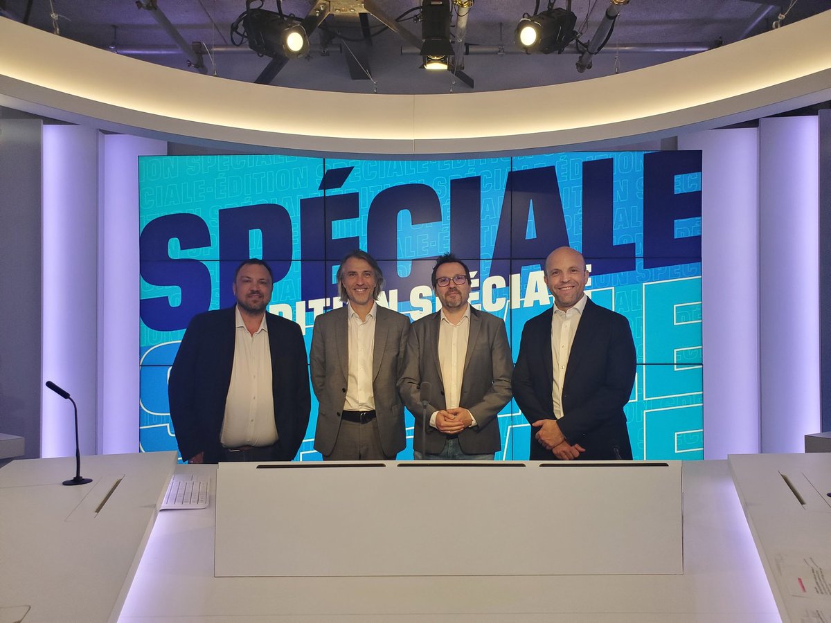 LefebvreFred59's tweet image. Très heureux de représenter @roubaix et l&apos;action des @hautsdefrance dans Cinéma sur @BFMGrandLille. 
Grâce à notre action en faveur de l&apos;accueil des tournages et à @Pictanovo, @roubaix est la ville qui accueille le plus grand nombre de tournages dans la région #fiertéroubaisienne