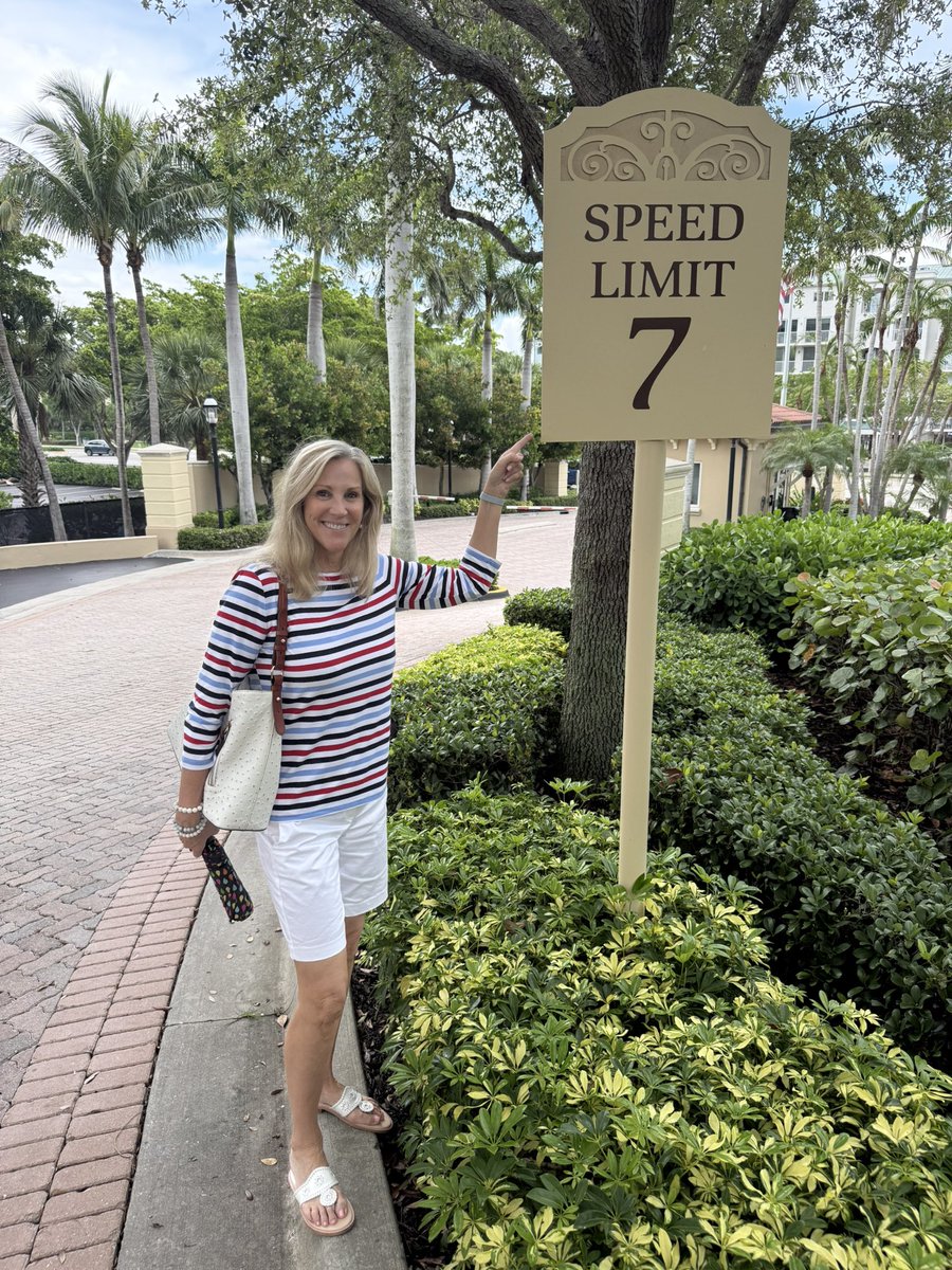 OutofSpecDave's tweet image. Kathy thinks our condo neighbors should have made their speed limit 6.375 MPH… 7 MPH is such an odd number; Who’s with her?