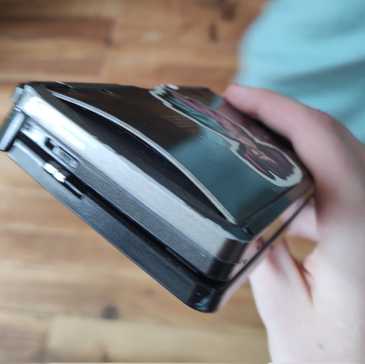 Brother is asking me to fix his 3DS, any idea what's wrong with it? :D