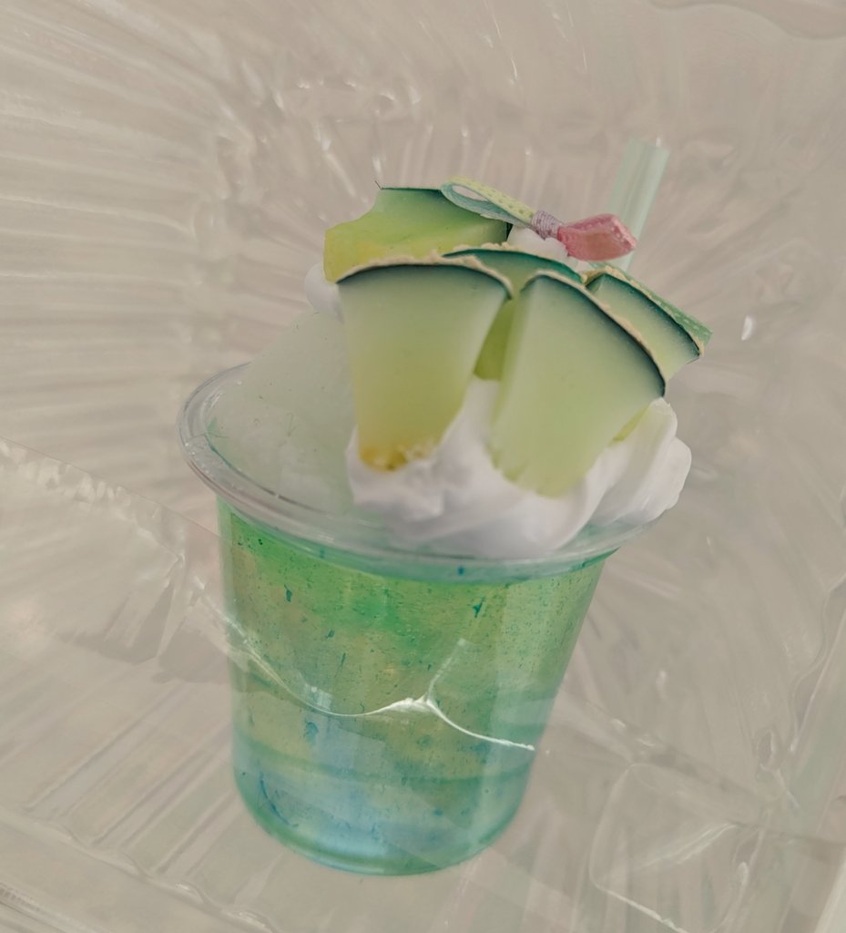 chinchilla_fri's tweet image. とても久しぶりにお客さんとして行ったデザフェス🖌️めちゃ楽しかった!!
はじめてハンドメイド体験エリアにも突入して大盛りメロンクリームソーダつくった!!最高の眺めだ〜〜🍈
#デザフェス61