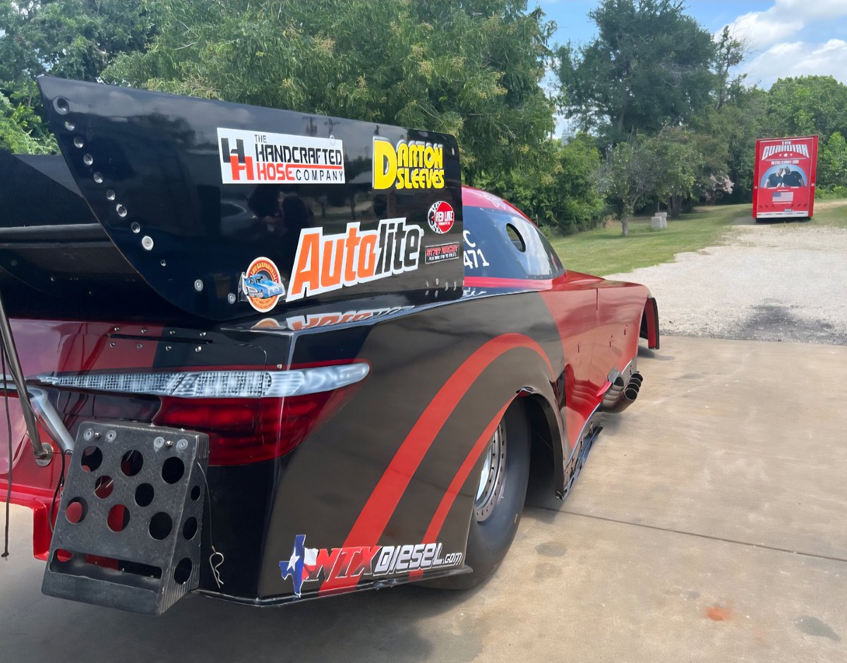 NancyMatter1's tweet image. We are meeting up again in the very near future!!

Wrap company coming on Monday.

Let the thrash commence.

Thank you so much to the Companies that have stayed with us through our forced hiatus:

#DartonSleeves #dartonArmy
@autolite
@redlineoil 
@PACRacing
#BulletRacingCams…