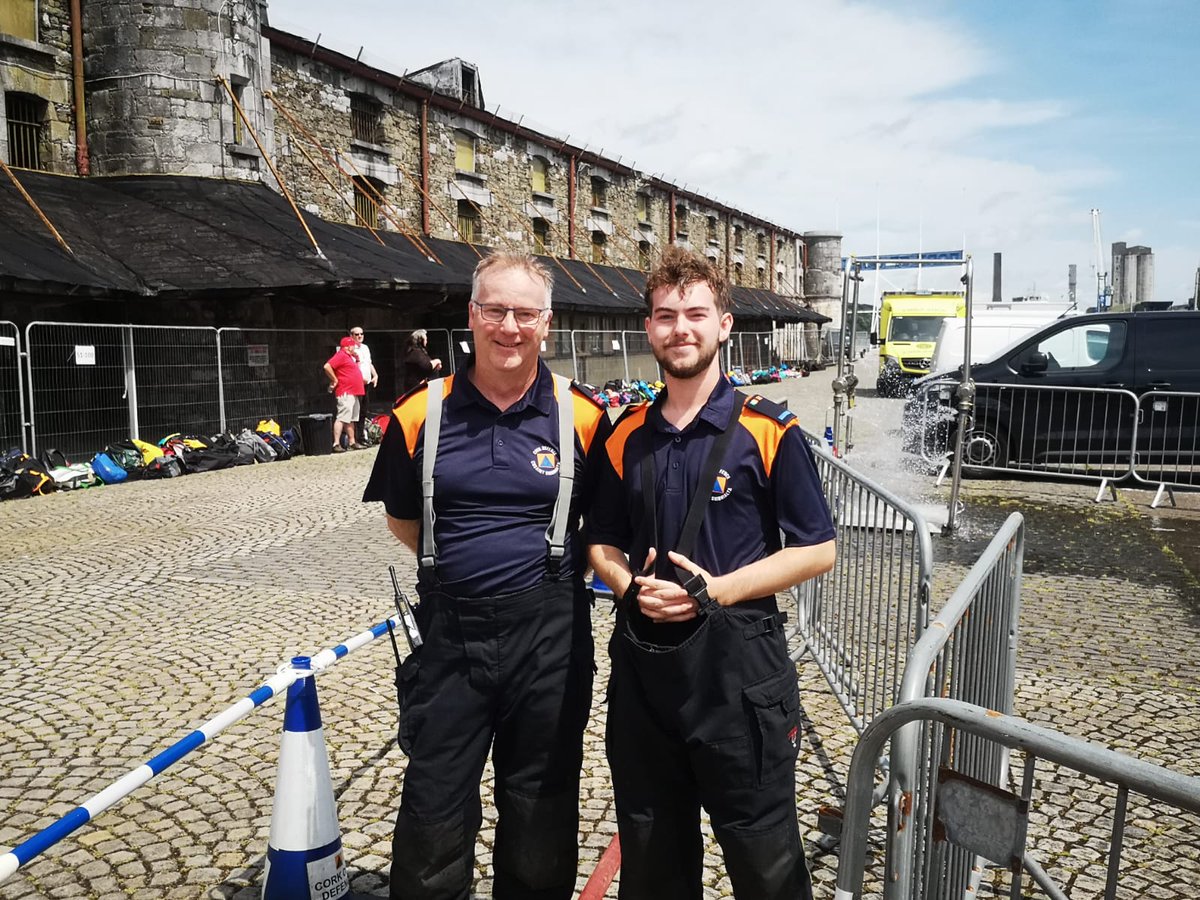 cc_civildefence's tweet image. A beautiful afternoon in #Cork and #Volunteers are supporting the @vibesandscribes #LeeSwim with #MedicalSupport, #SafetyBoat and after swim #Shower .
Thank you to all.
.