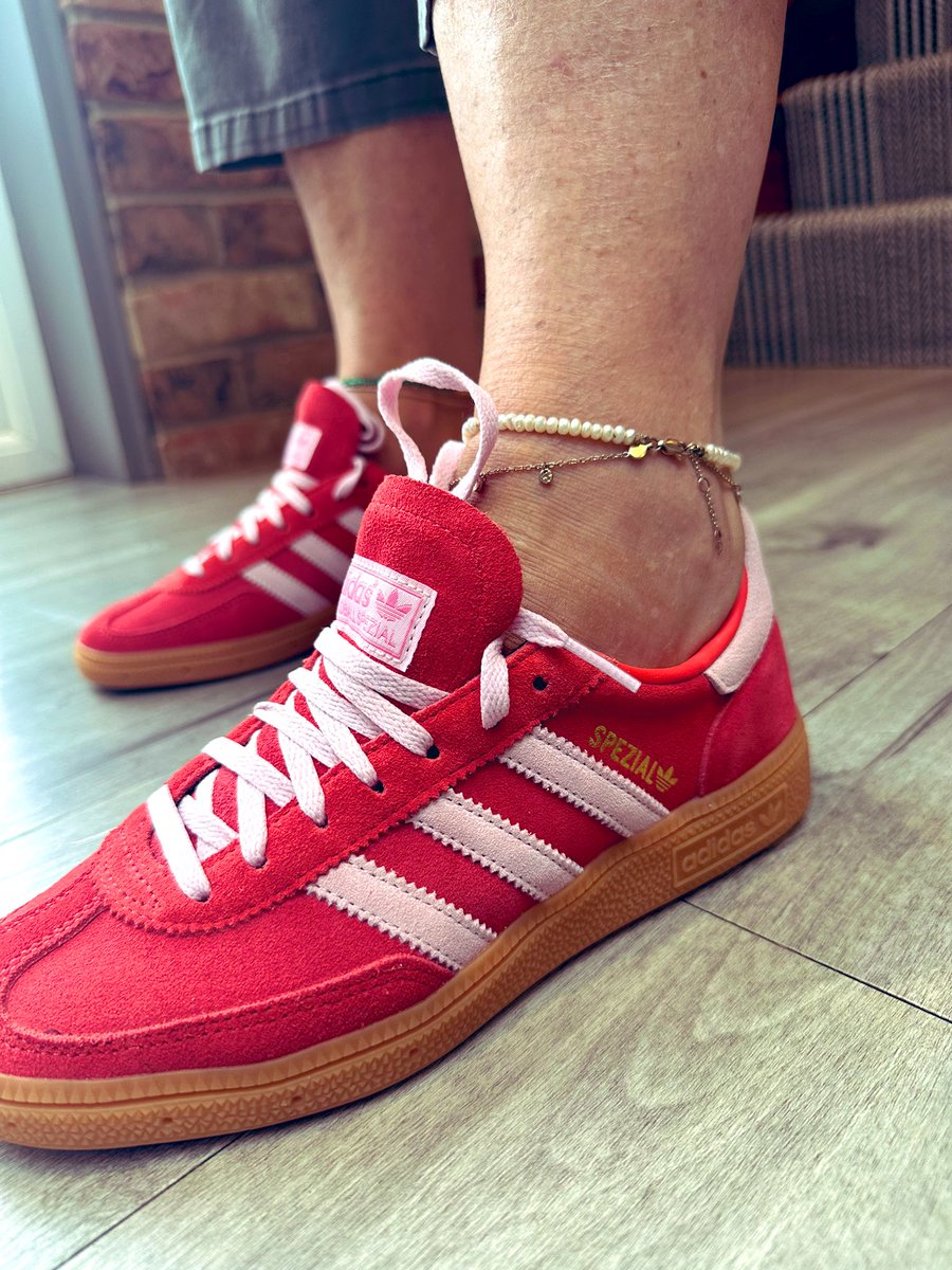 Oasis back for one day and mum’s brought her first pair of Spezials 😂😂😂  absolutely 100% definitely not United red though…👀 bucket hat by the end of the week.
