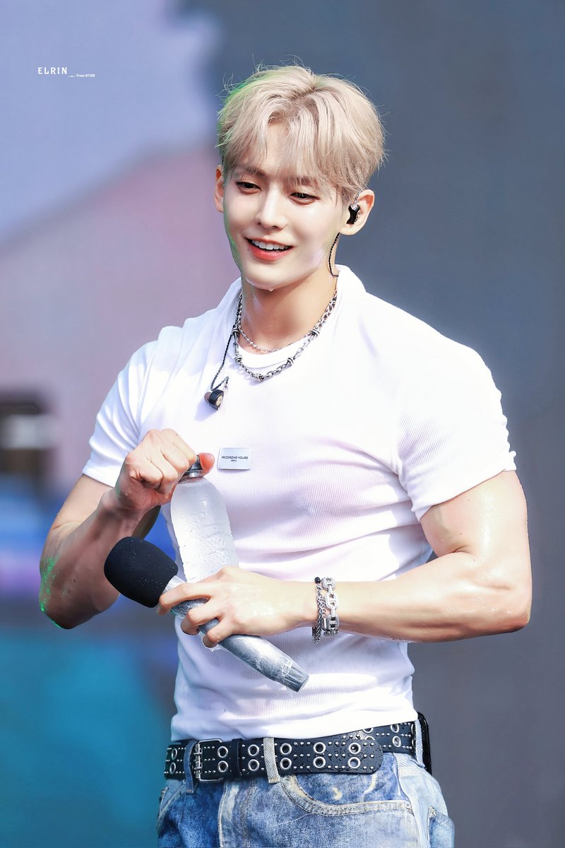 250705 워터밤 서울 일산 킨텍스 WATERBOMB

제 마지막 사랑이세요

#비투비 #BTOB 
#이민혁 #LEEMINHYUK #HUTA #허타람찌
<a href="/btob2mh/">HUTA</a>