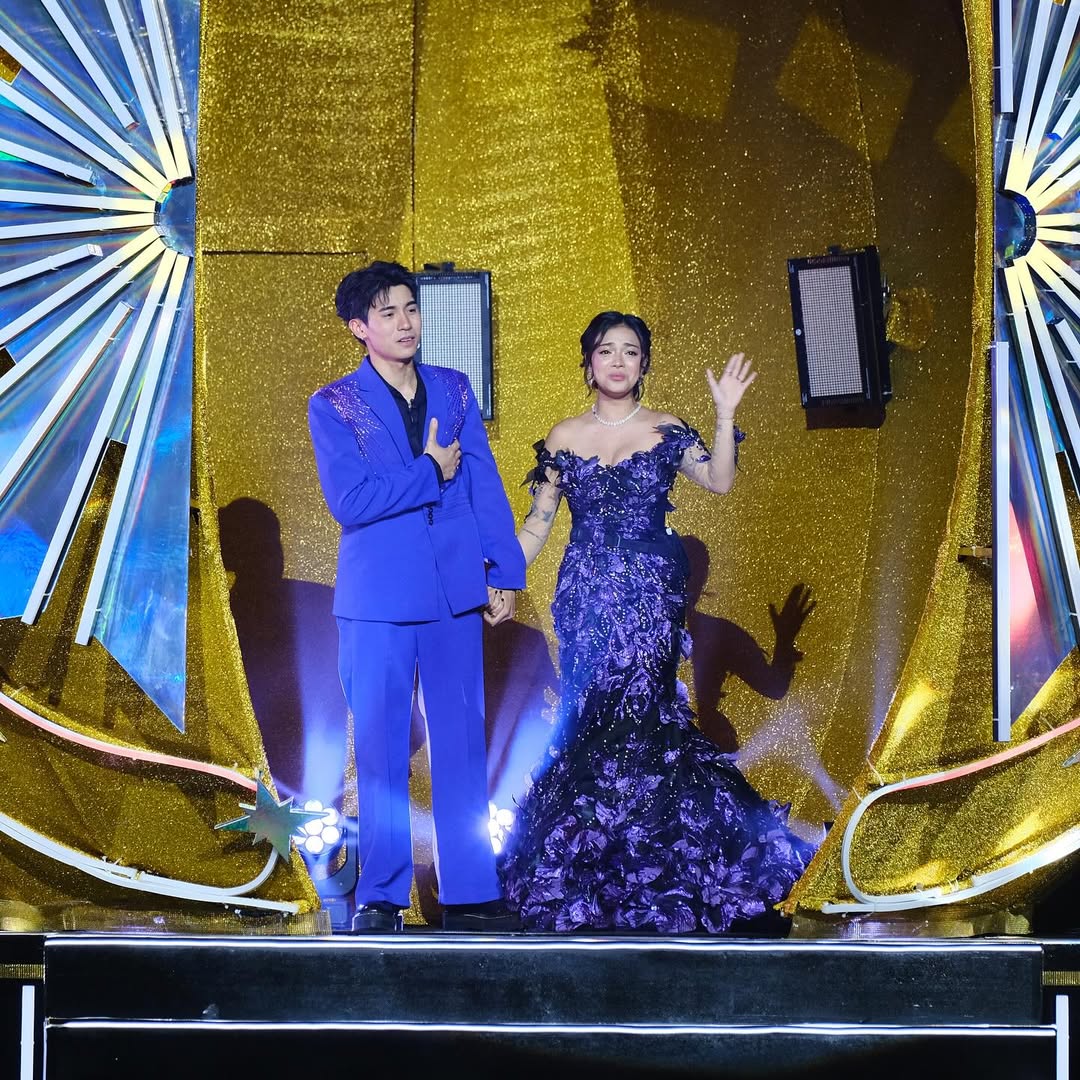 gmanews's tweet photo. The unBreKable Big Winner Duo! 🏠💜

Relive the heartwarming moment of BreKa (Mika Salamanca and Brent Manalo), the Big Winner duo of “Pinoy Big Brother: Celebrity Collab Edition.”

COURTESY: Sparkle GMA Artist Center #PBBCollabTheBigNight https://t.co/9T5d5KLyfv