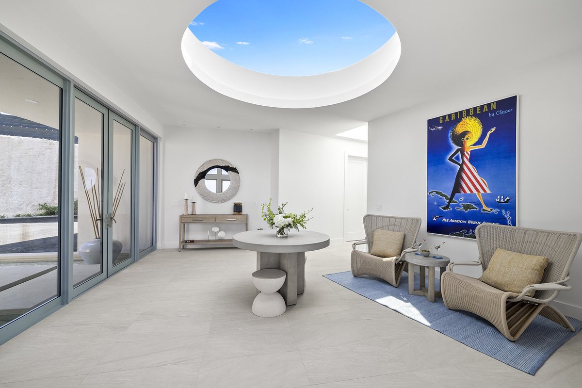 TheSummitofTCI's tweet photo. Love modern Caribbean architecture? This is organic, functional design at its finest. DM for design specs or video tour. 

#thesummit #turksandcaicos #turksandcaicosvillas #sustainablevillas #ecoconsiousliving https://t.co/cuPwOpNMX5