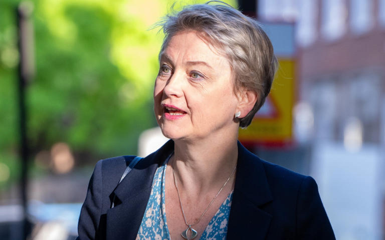 ABerry π¬π§πΉ (@labourberry) on Twitter photo Home Sec Yvette Cooper orders a nationwide immigration βenforcement crackdownβ to target illegal working in the gig economy.
Officers to carry out checks in hotspots across the country where they suspect asylum seekers are working without permission.
msn.com/en-gb/news/uknβ¦? Home Sec Yvette Cooper orders a nationwide immigration βenforcement crackdownβ to target illegal working in the gig economy.
Officers to carry out checks in hotspots across the country where they suspect asylum seekers are working without permission.
msn.com/en-gb/news/ukn�
