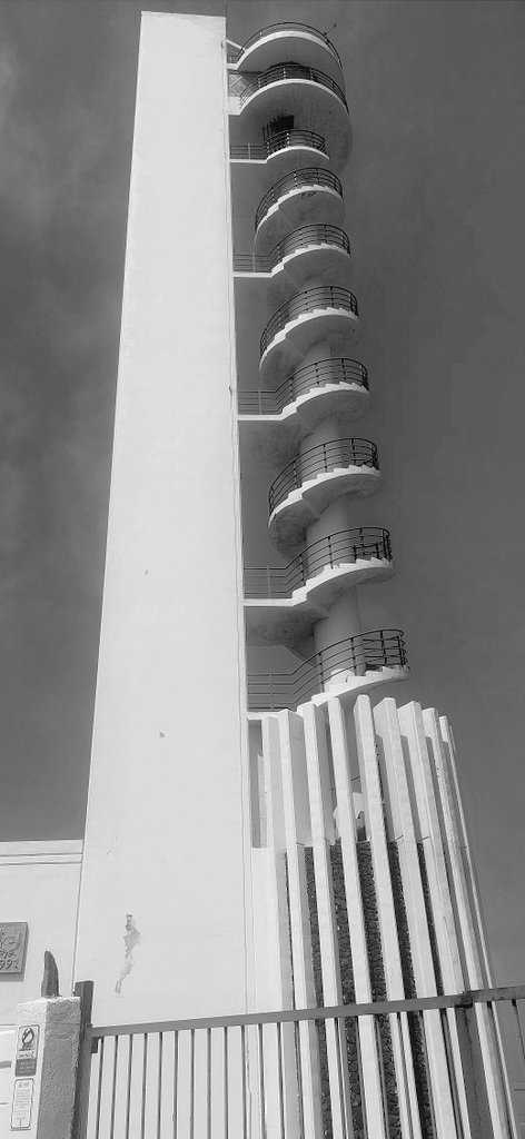 AnabeL👣 (@maskmdevida) on Twitter photo 📍El Faro de Buenavista está situado en la Punta de Buenavista, a 4 km del centro del municipio, en la costa norte de #Tenerife
Como curiosidad, las obras del faro comenzaron entre 1990 y 1991, pero no entró en servicio hasta 1997 <a href="/FarosLos/">Los faros del mundo</a>
📸 En blanco y negro 😍 📍El Faro de Buenavista está situado en la Punta de Buenavista, a 4 km del centro del municipio, en la costa norte de #Tenerife
Como curiosidad, las obras del faro comenzaron entre 1990 y 1991, pero no entró en servicio hasta 1997 <a href="/FarosLos/">Los faros del mundo</a>
📸 En blanco y negro 😍