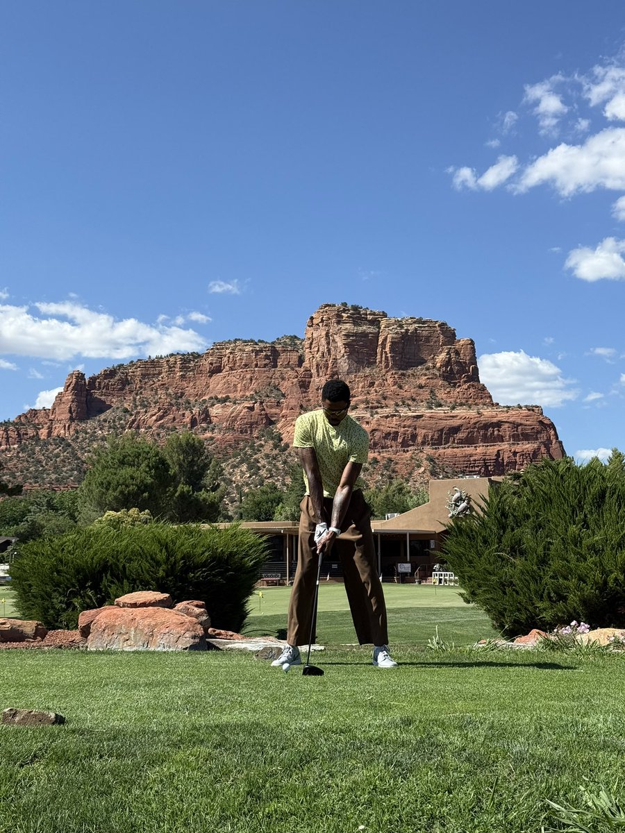f_lindblom's tweet image. Golf in Sedona hits different 👀👊