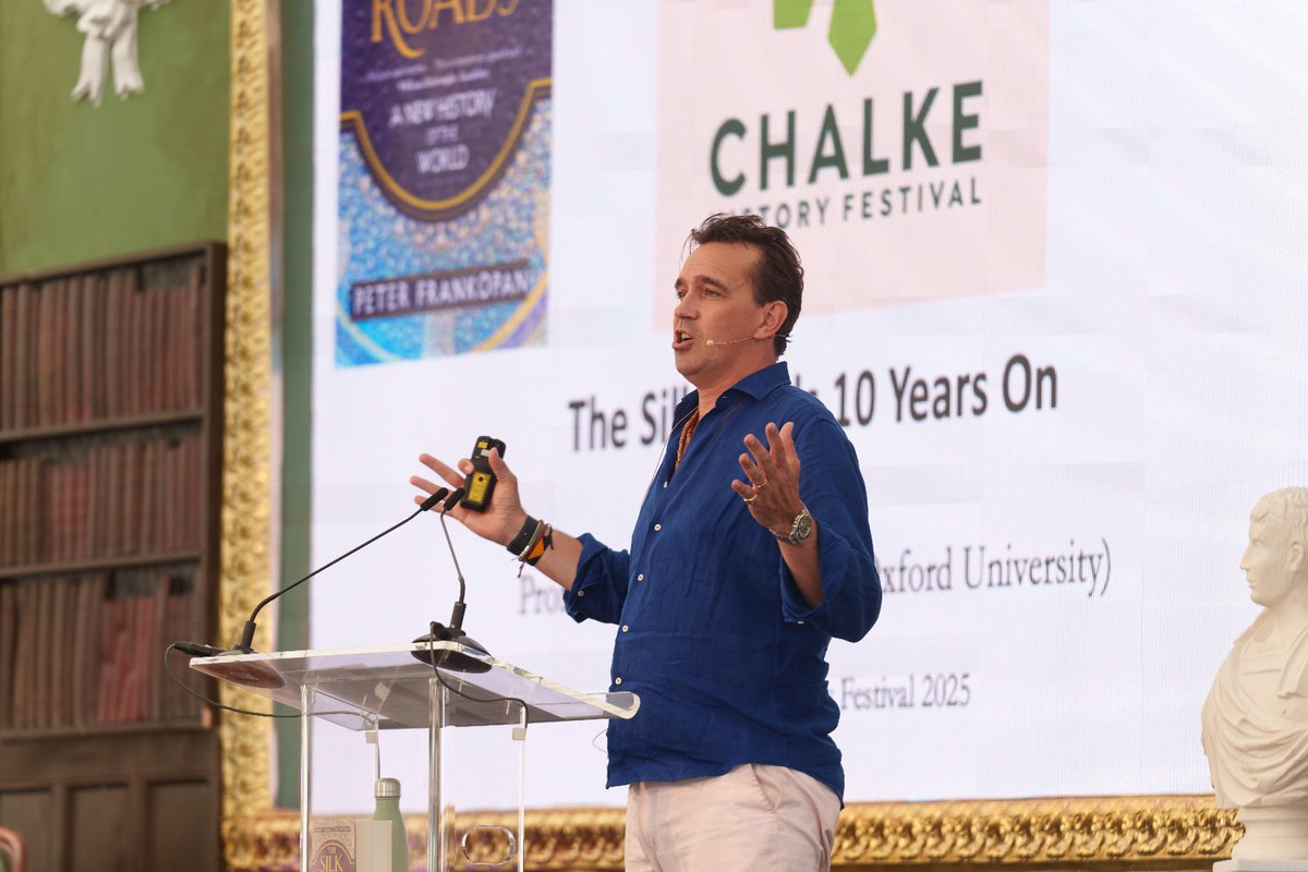 ChalkeFestival's tweet image. Still reflecting on an extraordinary week at #Chalke2025... Thanks for bringing the curiosity, the laughter, the energy!
Too many highlights including @Scaramucci, @TracyBorman, @almurray, @BenMacintyre1 & @peterfrankopan (thanks to @NutshellAM)
Who was your standout speaker?
