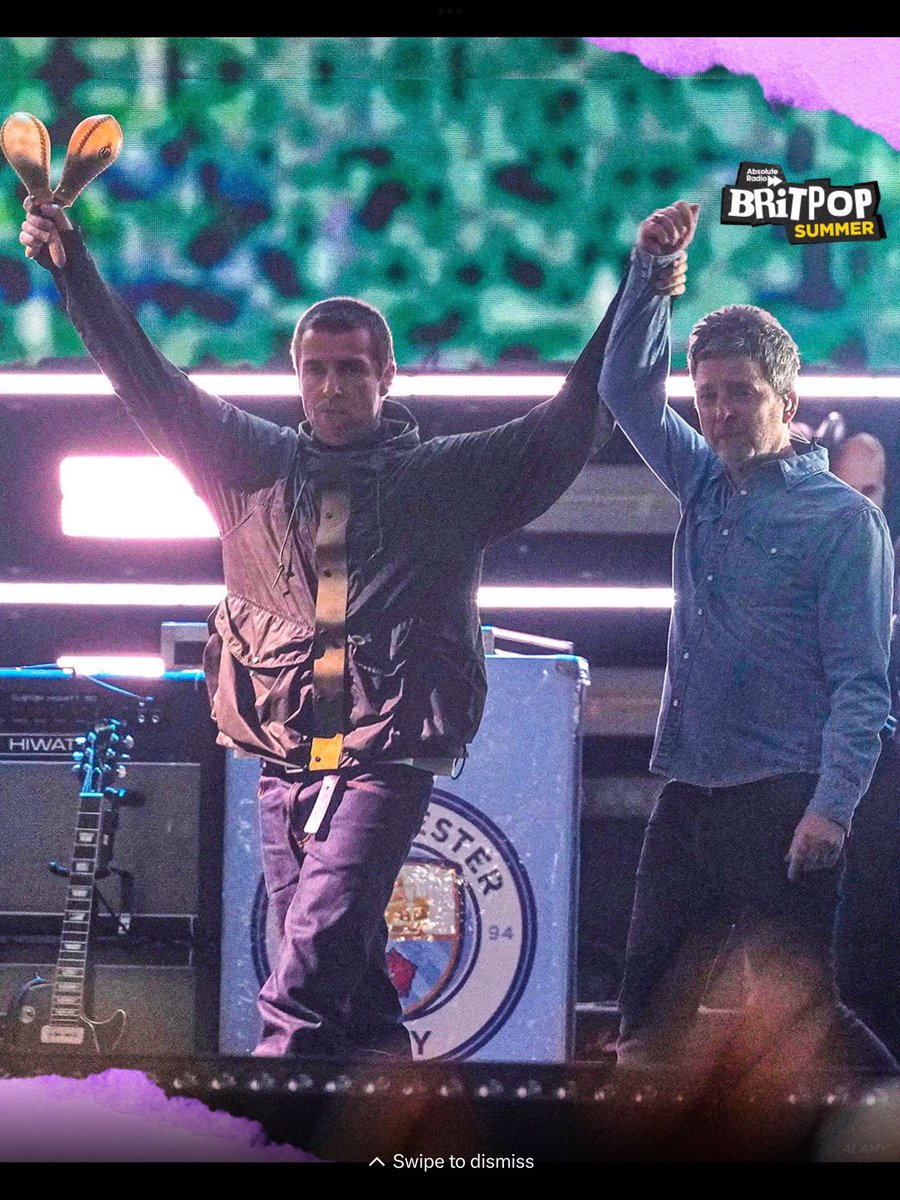 massivenapa's tweet photo. There’s no love there from Noel, he’s having his wrist grabbed and looks like a hostage with Liam’s hand on his shoulder…..clearly only there for the millions!
#oasislive25 https://t.co/sltxTGPhKV