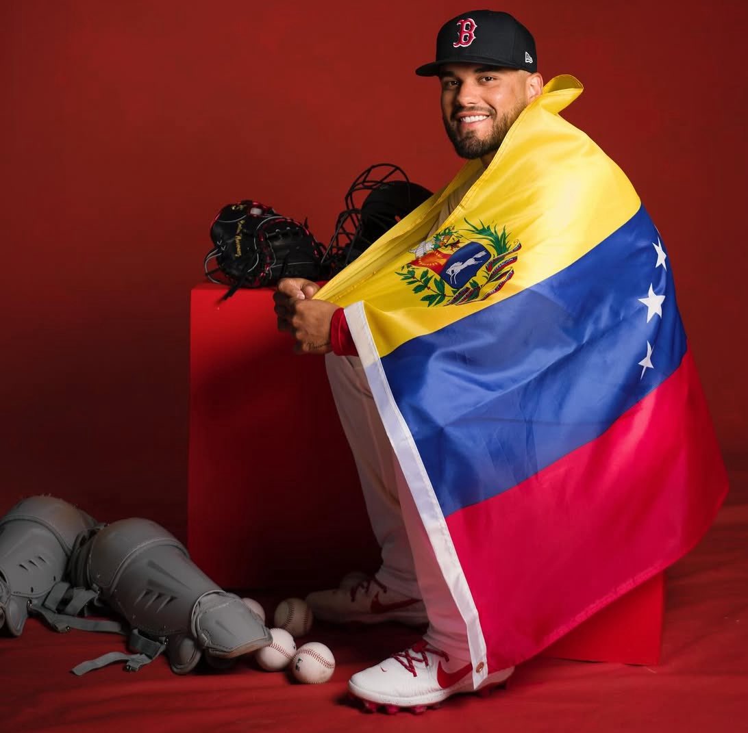 Carlos Narváez rankeado entre los demás catchers (min. 200 PA)

.278 AVG (5)
17 2B (2)
7 HR (17)
28 BB (4)
.354 OBP (5)
.797 SLG (8)
.807 OPS (5)
120 wRC+ (4)
10 DRS (1)
3 rCERA (8)
4 rSB (1)
3.3 FRM (8)
2.6 WAR (4)

DE LOS MEJORES CON EL BAT Y DE LOS MEJORES CON EL GUANTE 🫡🔥