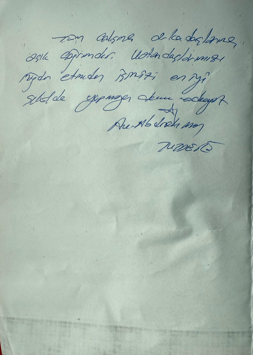 “Tüm siyasi yaşamım boyunca her zaman haksızlığa ve hukuksuzluğa karşı mücadele ettim.

Her zaman bir avukat olarak hem de bir siyasetçi olarak adaletten, vicdandan asla uzaklaşmadım. Her davranışımı ve işimi önce vicdana, sonra da hukuka uygun bir şekilde yaptım. 

Tüm