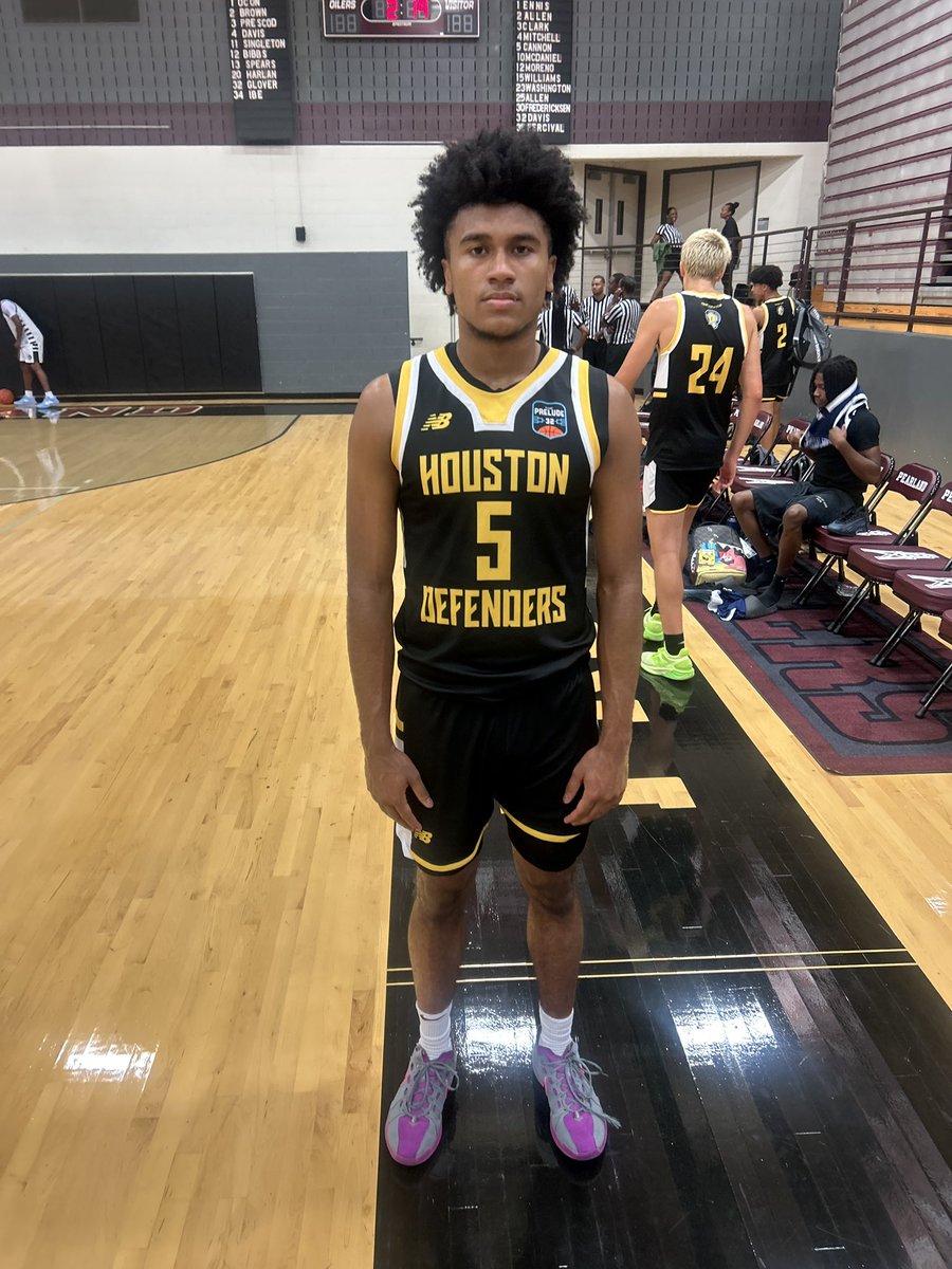 Marcus Sloan (@bigsloan32) on Twitter photo 6’4 <a href="/DevanBrown2026/">Devan Brown #2</a> in his 1st game for the <a href="/houdefenders/">Houston Defenders</a>, was lights out! Knocking down 4 threes, & getting to the rim anytime he wanted. <a href="/ExposureOtr/">OTRExposure</a> #TheWarmUp 6’4 <a href="/DevanBrown2026/">Devan Brown #2</a> in his 1st game for the <a href="/houdefenders/">Houston Defenders</a>, was lights out! Knocking down 4 threes, & getting to the rim anytime he wanted. <a href="/ExposureOtr/">OTRExposure</a> #TheWarmUp