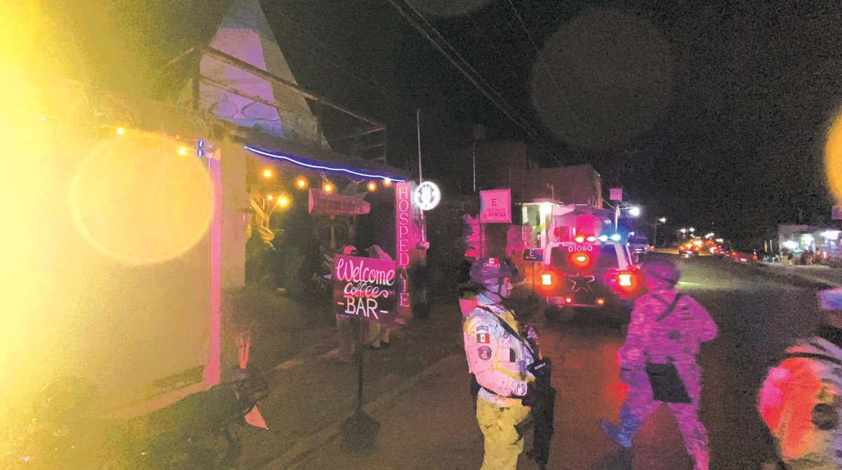 ¡Detenido! Propietario de bar en la calle Cerrada del Corazón, en #Tepoztlán, por negarse a la revisión que realiza el gobierno municipal.
Fue la noche de ayer (viernes), cuando trascendió la detención de un sujeto que, presuntamente, se habría resistido y negado a la revisión de