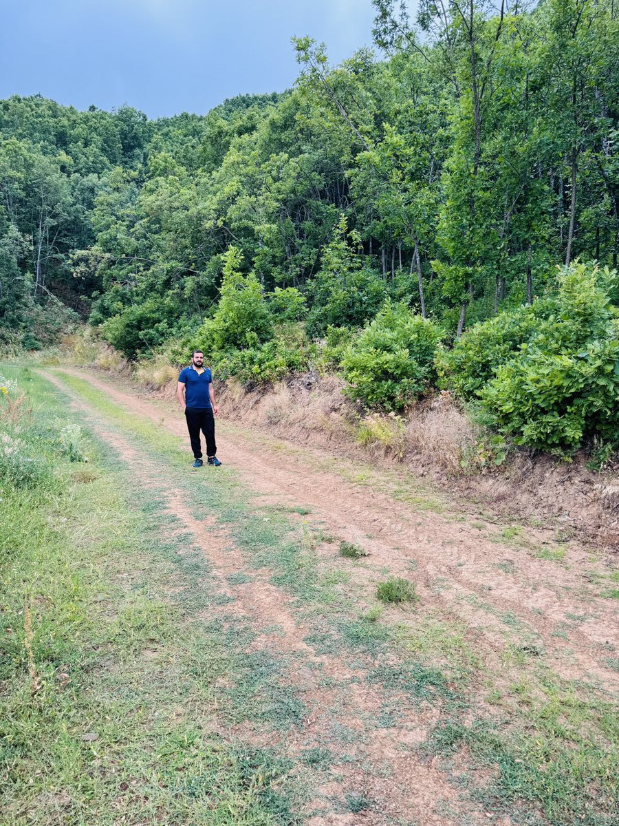 Solhan’ın dağlarında yürüdük bugün. Murat Nehri’ne yukarıdan baktık… Bir yanda serin rüzgâr, bir yanda yüreğimizde memleket sevdası…
#SOLHAN #BİNGÖL