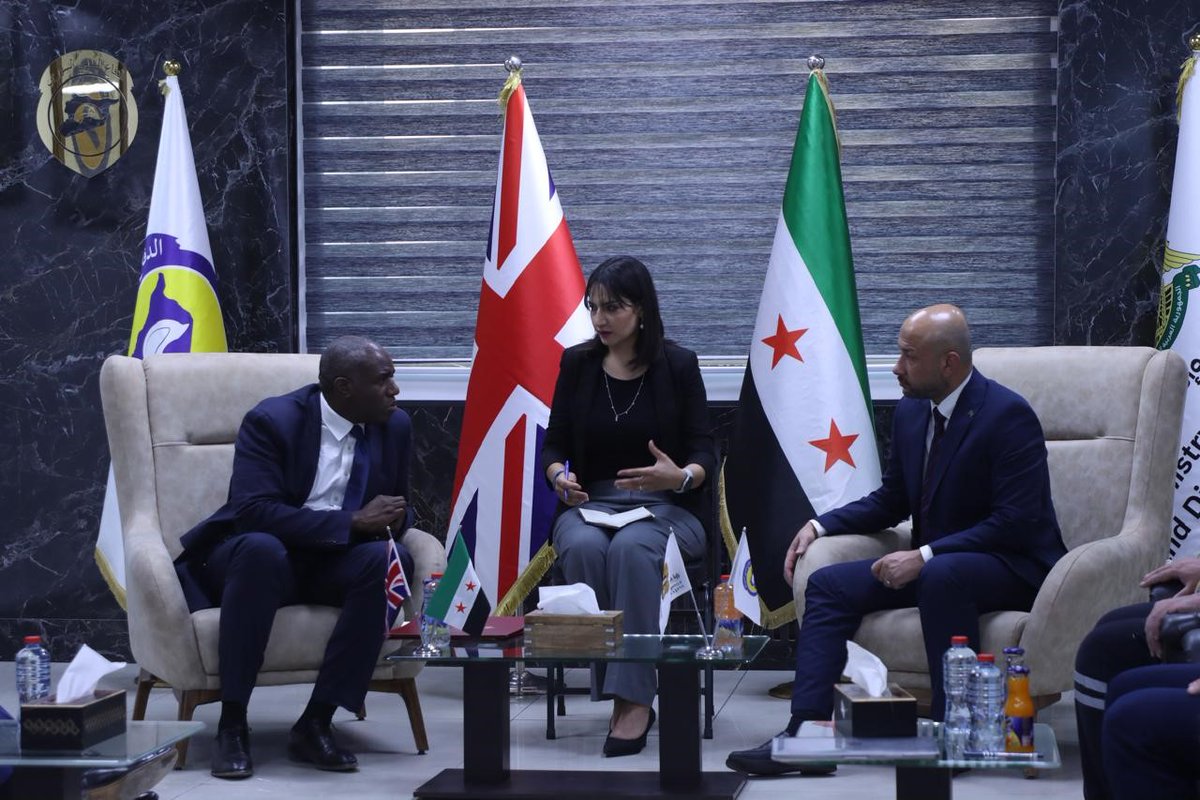 UKforSyria's tweet image. The UK Foreign Secretary @DavidLammy met the Minister of Emergency and Disaster Management together with the Director Syria Civil Defence in Damascus to recognise their essential work and discuss transition of civil defence services to the Government.
@MOEADMSy
@SyriaCivilDefe