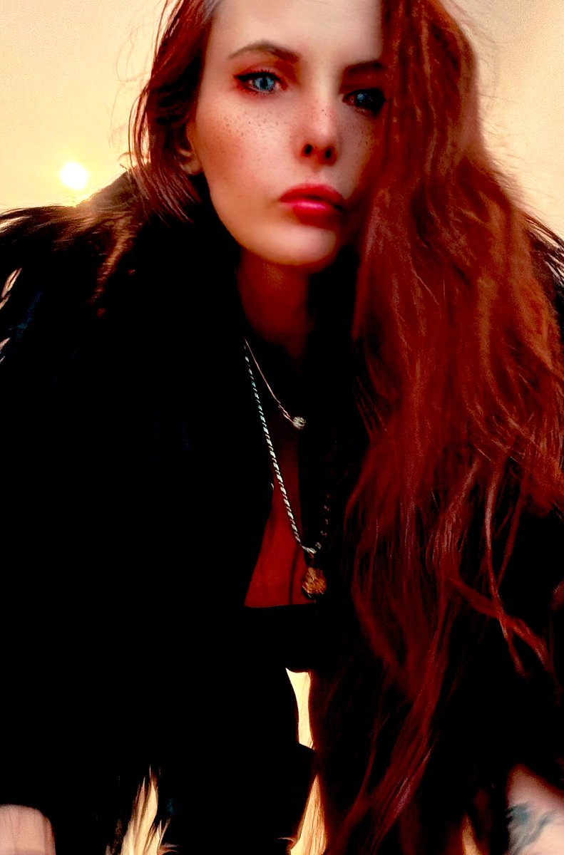 Apero time how’s coming?!
Getting ready 
See y’all later 
Greate space today <a href="/DDish123/">DDish👑</a> 🫶🏻
#proudtodeth