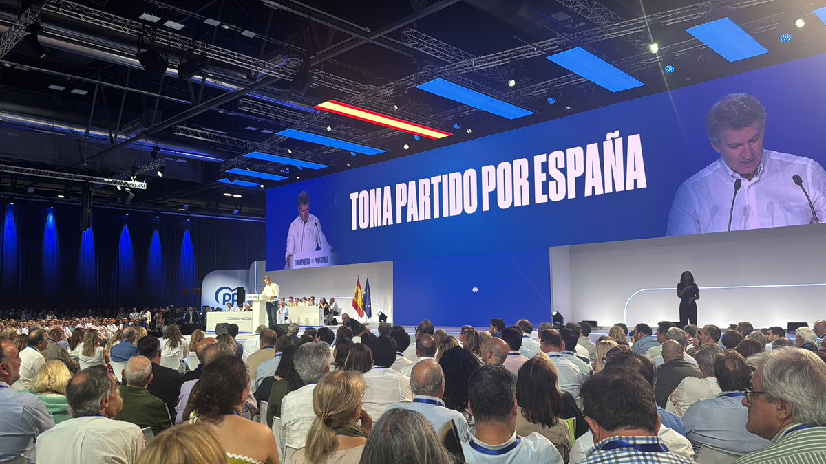 “Se puede ser lo que uno quiera y del PP”

Alberto Núñez Feijoo, en su discurso de candidatura.