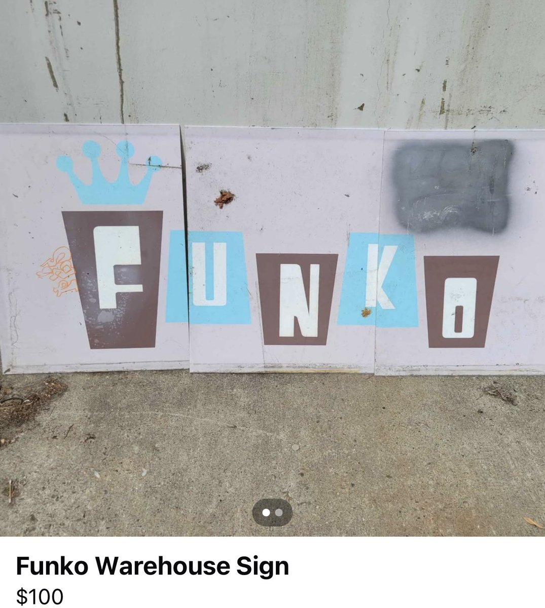 DisplayGeek's tweet image. Saw this for sale yesterday, what a cool piece of Funko history 🤩 Do you own anything like this? Signs, pieces of the original HQ, or other old school Funko memorabilia? 

#Funko #FunkoPops #FunkoHQ #FunkoHistory
