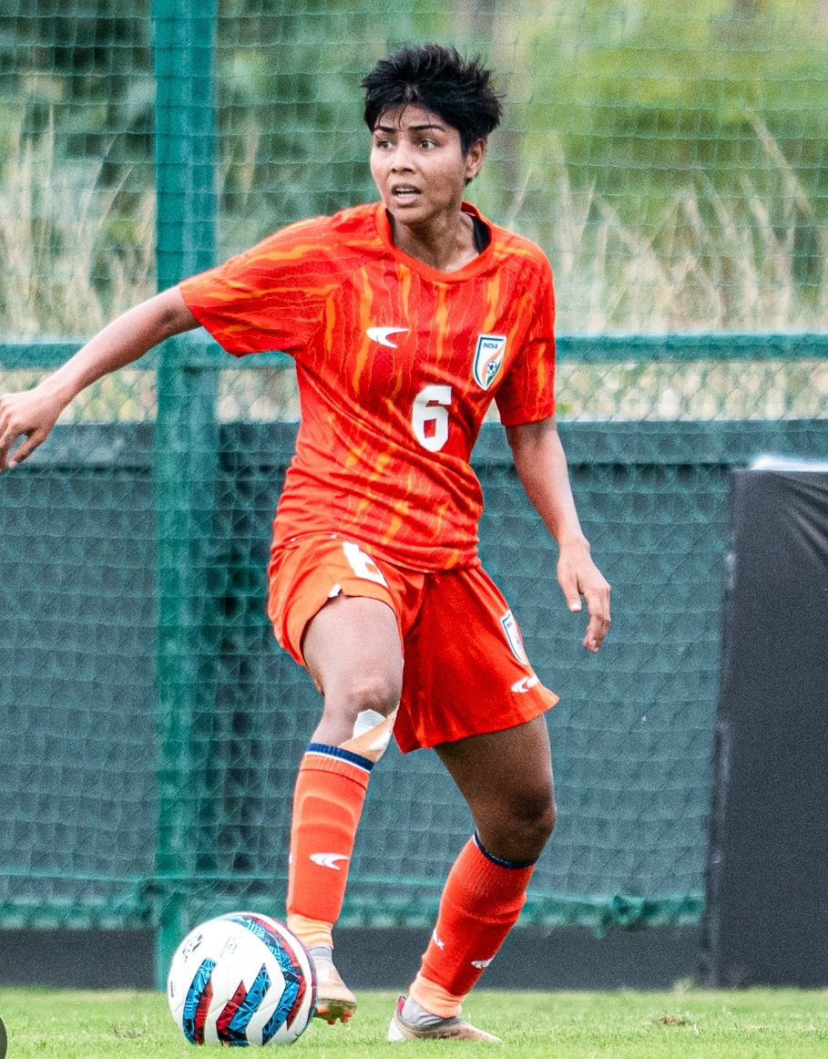Varun (@varun85471096) on Twitter photo A woman footballer with no <a href="/Transfermarkt/">Transfermarkt</a> profile, no proper Wikipedia page, yet she’s carried our struggling footballing nation to the Women’s Asian Cup after 22 years.
Ladies & Gentlemen meet Sangita Basfore!
#IndianFootball #EastBengalFC A woman footballer with no <a href="/Transfermarkt/">Transfermarkt</a> profile, no proper Wikipedia page, yet she’s carried our struggling footballing nation to the Women’s Asian Cup after 22 years.
Ladies & Gentlemen meet Sangita Basfore!
#IndianFootball #EastBengalFC