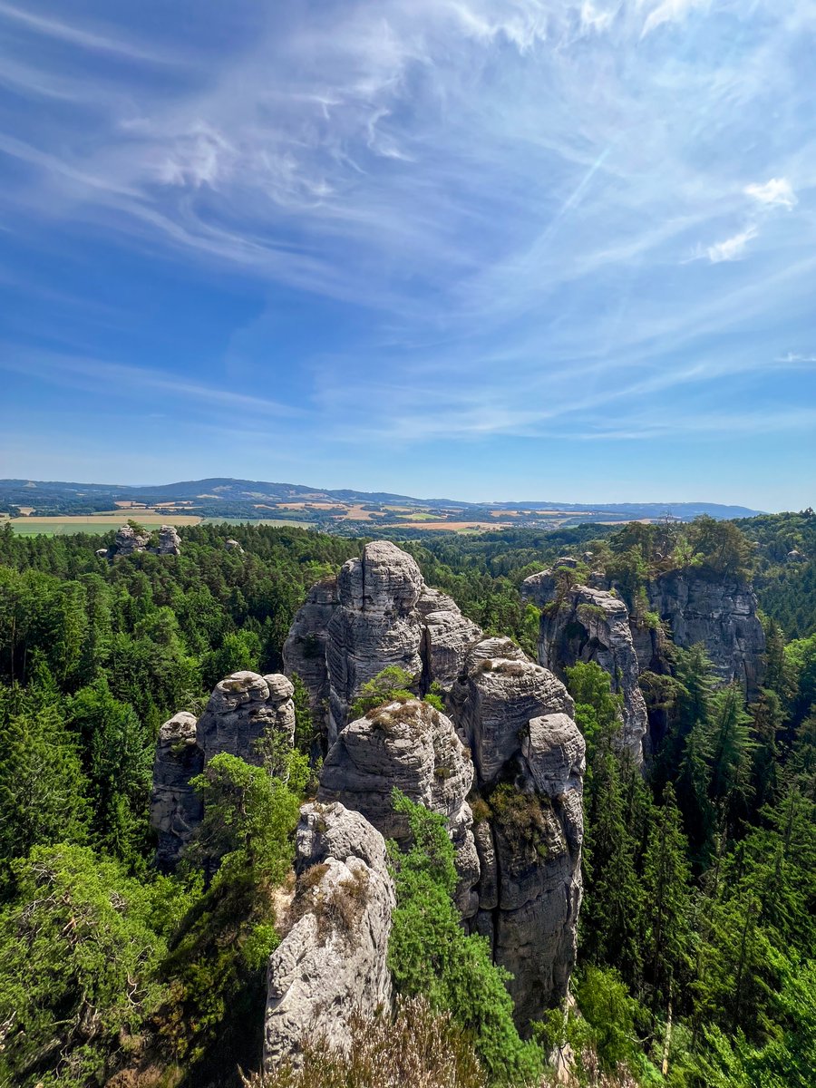 Po stezkách Českým rájem🏃
dlouho a vytrvale, ale bylo to takové dost utahané, až dusno bylo 😆

Trénink:
long run
#trailrunning #behani #nastezce #sportigocz