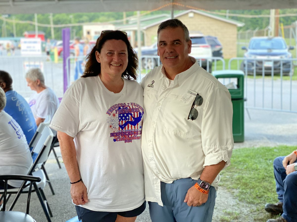 turnjeep's tweet photo. Another great 4th of July in Pennington! 🇺🇸 Grateful for my hardworking crew who gave up their holiday so others could enjoy theirs.

Huge shoutout to Leslie—ran her first 5K this morning and worked all evening by my side.

Proud of our town. Let’s keep pushing forward. 💪 https://t.co/AhMdWVtnGI