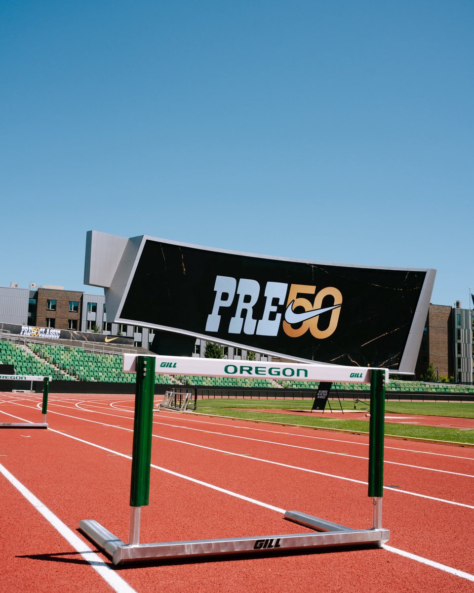 OregonTF's tweet image. The Ducks will be well represented during Saturday’s @nikepreclassic at Hayward Field.
UO schedule 👉 bit.ly/4lxYJNO
Competition starts at 10 a.m. with the NBC + Peacock broadcast window starting at 1 p.m.
#GoDucks x #Pre50