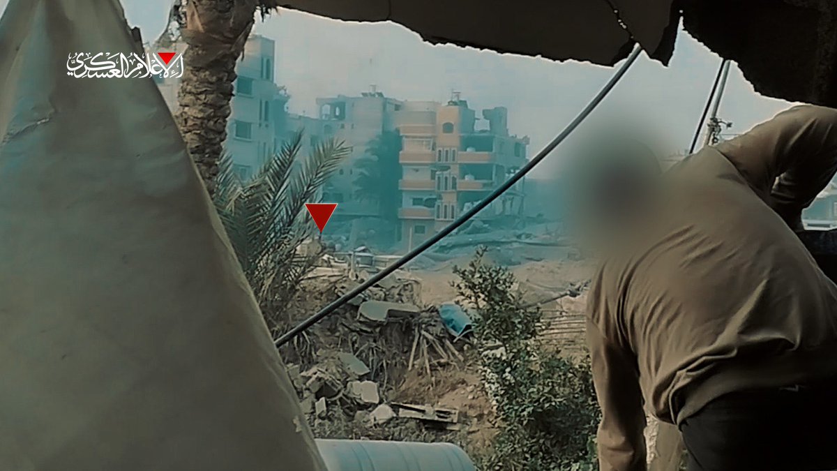 بعد قليل..

كتائب القسام تبث مشاهد من استهداف جنود وآليات العدو وسط مدينة #خانيونس جنوب القطاع وقد اعترف الاحتلال بمقتل أحد الجنود وإصابة 4 آخرين بينهم قائد سرية في تلك العمليات.