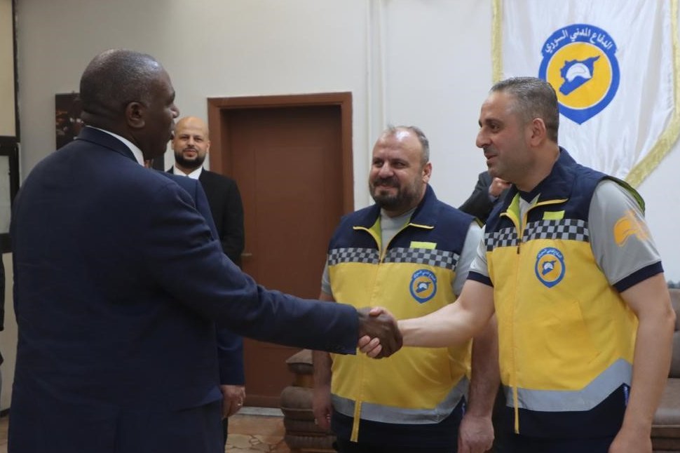 UKforSyria's tweet image. The UK has been a proud partner of @SyriaCivilDefe since 2014. The Foreign Secretary @DavidLammy heard from SCD’s brave volunteers who are at the forefront of life-saving operations.