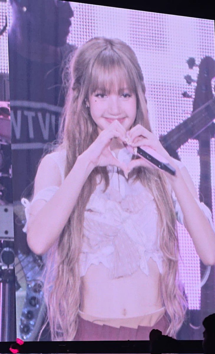 นี่ไม่ใช่แก้ม แต่เป็น 
แก้มมมมมมมมมมมมมมมมมมมมม
มีหน่วยเป็นก้อน
LISA ROCKS GOYANG STADIUM
#DEADLINEinSeoul_LISA
#BLACKPINK_DEADLINE