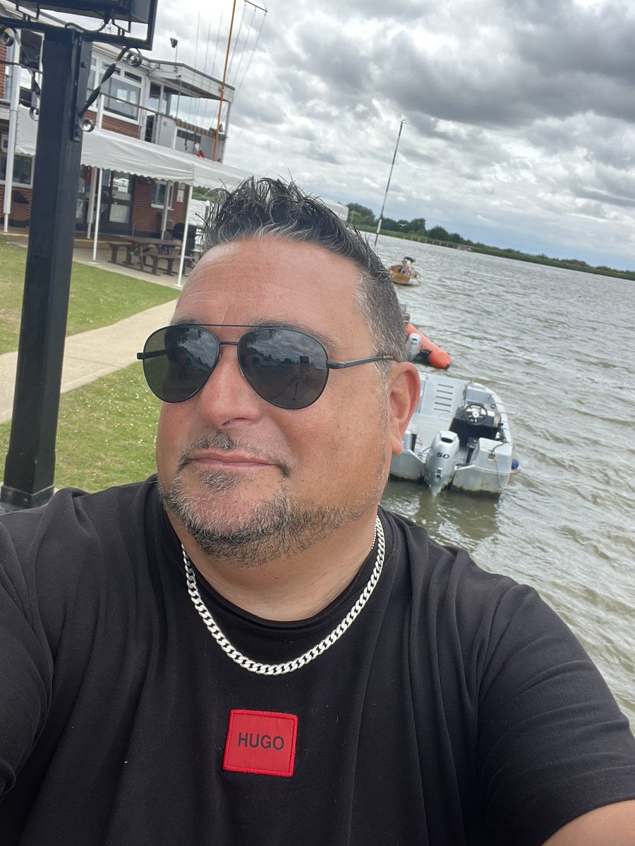 Wayne Bavin (@waynebavinshow) on Twitter photo Back in Oulton Broad - hosting The Nearly Fest - the water looks a bit choppy <a href="/nearlyfest/">NearlyFestival</a> #livemusic #Suffolk Back in Oulton Broad - hosting The Nearly Fest - the water looks a bit choppy <a href="/nearlyfest/">NearlyFestival</a> #livemusic #Suffolk