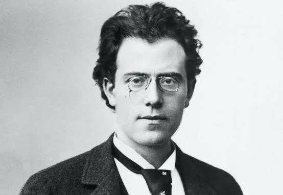 StevenIsserlis's tweet image. Two rather different musicians b otd, exactly 80 years apart. On great composers:
Gustav Mahler (1860): "In Bach, the vital cells of music are united as the world is in God."
(On his deathbed): 'Mozart...Mozart."
Ringo Starr (1940): "I like Beethoven, especially the poems."
Haha.