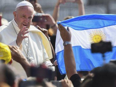 "Si ustedes no aman a su Patria, yo no les creo que lleguen amar a Jesús ni que lleguen amar a Dios"

Papa Francisco 🇦🇷